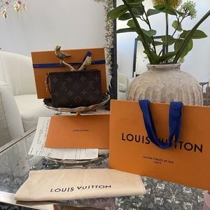 Louis Vuitton toiletry 15